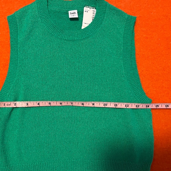 Green soft terry sweater tank NWT - Picture 7 of 8
